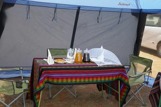 Picnic lunch table